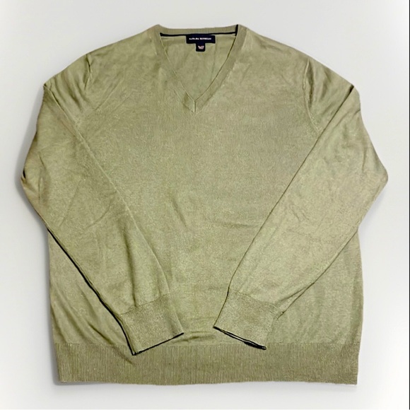 Silk & Cashmere Blend Banana Republic Classic V-Neck Green Sweater sz XL - Picture 1 of 7